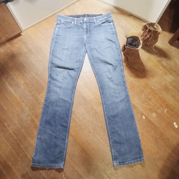 Wrangler 11/12 x36 Womans Strait Leg Blue Jeans Country Classic - Picture 11 of 11